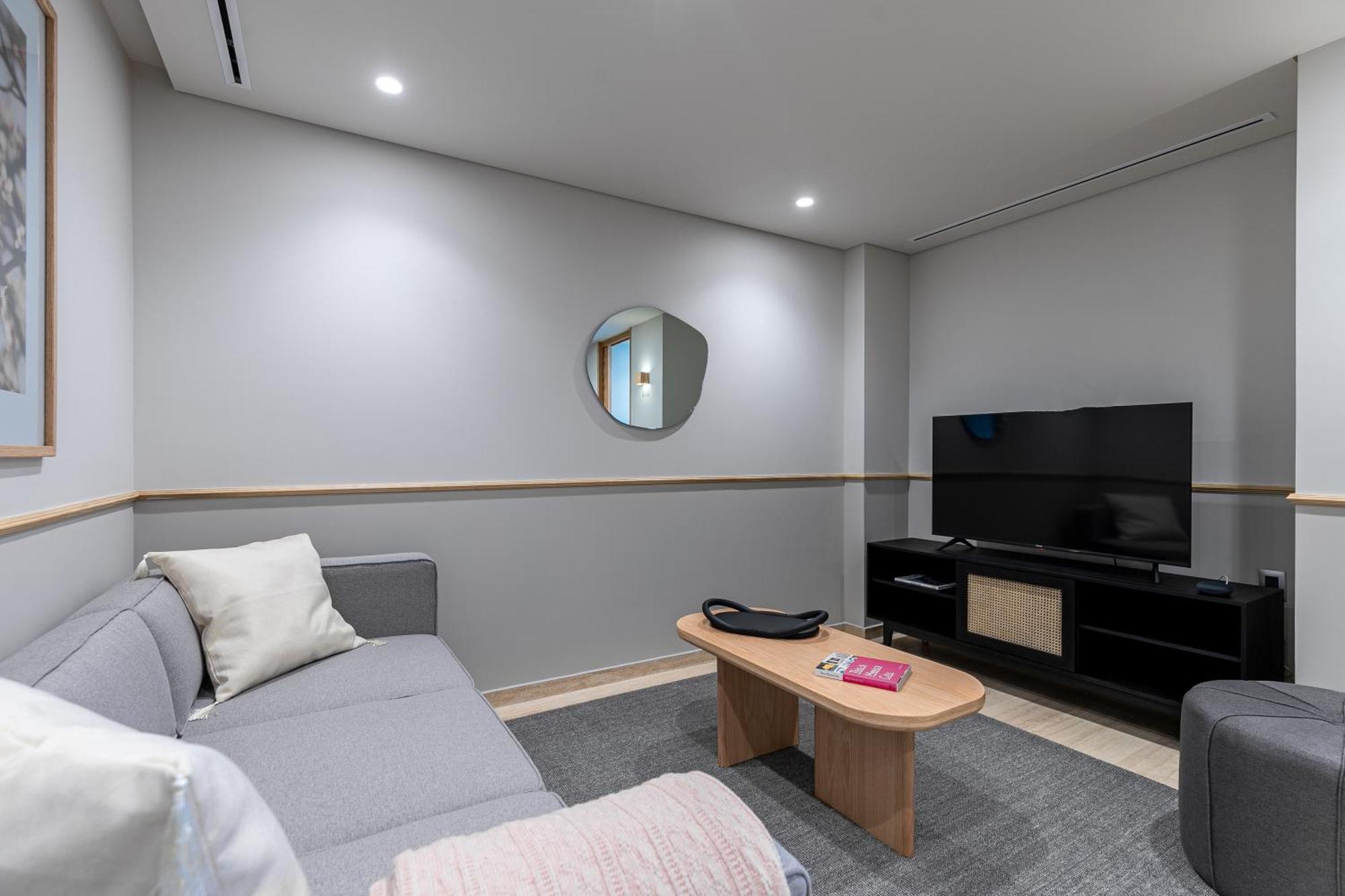 Uliv Antara Apartamento *